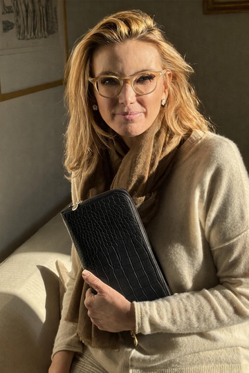 Crossbody vs Clutch: Why You Shouldn't Have to Choose