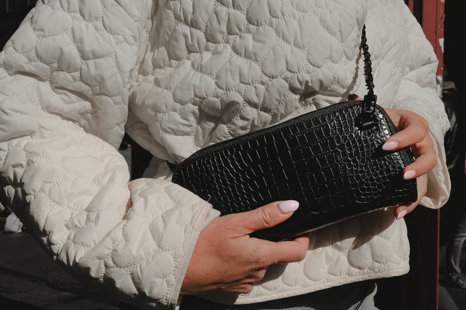Vitale by Myriad black crocodile pattern clutch with chain - vegan leather handbag with organized compartments